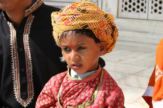 Bambino al Taj Mahal - Agra, India