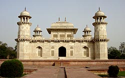 Tomba itimad ud daulah ad Agra